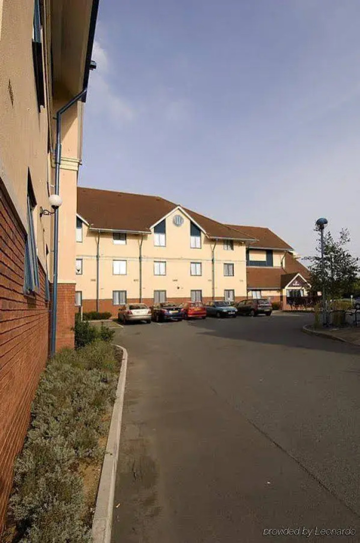 Premier Inn Worcester (M5, Jct 6)