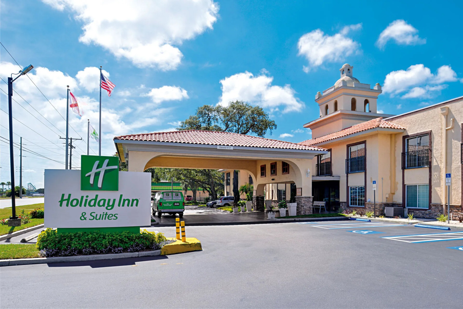 Red Roof Inn PLUS+ & Suites Tampa