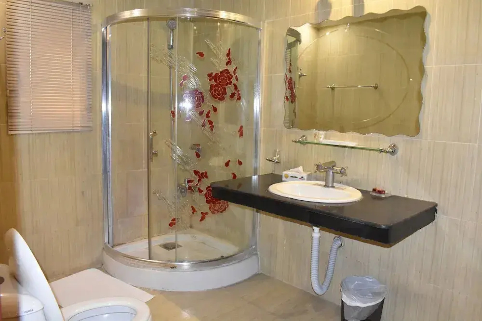 Safari Club 2 Bahria Town