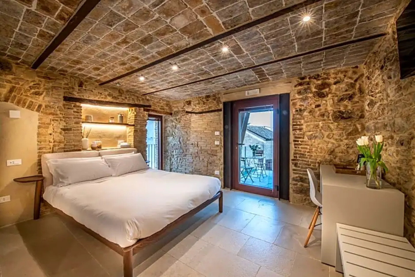 Borgo Baccile by Vini Fantini