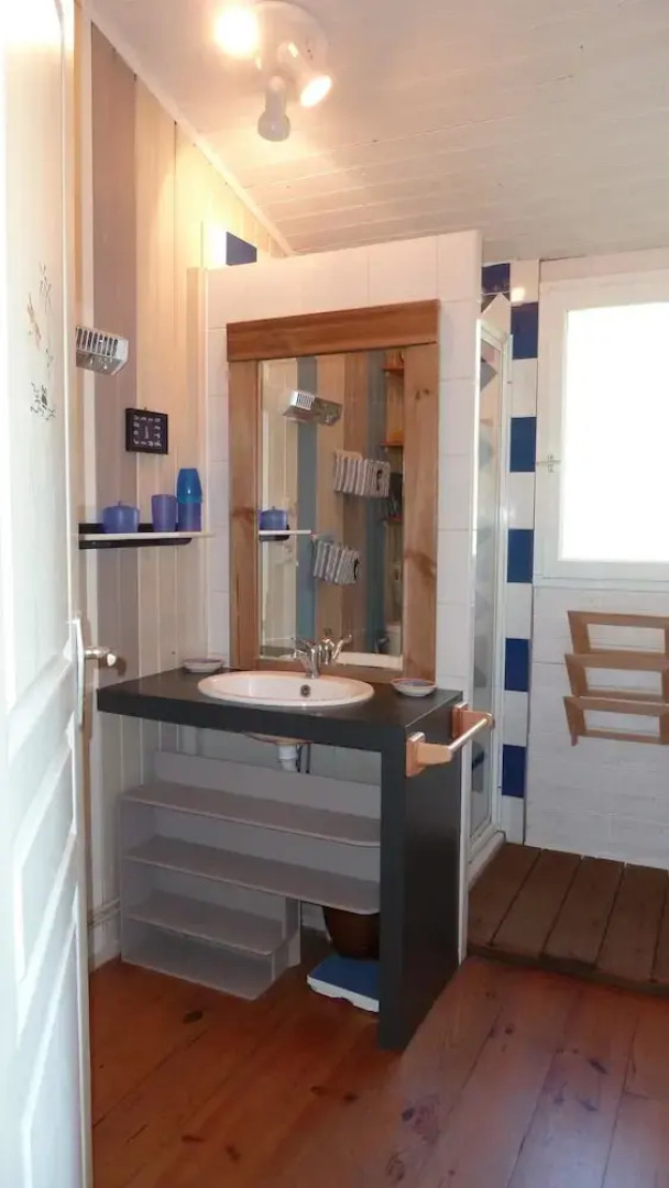 Villa With 2 Bedrooms in Saint-laurent-des-hommes, With Wonderful Lake