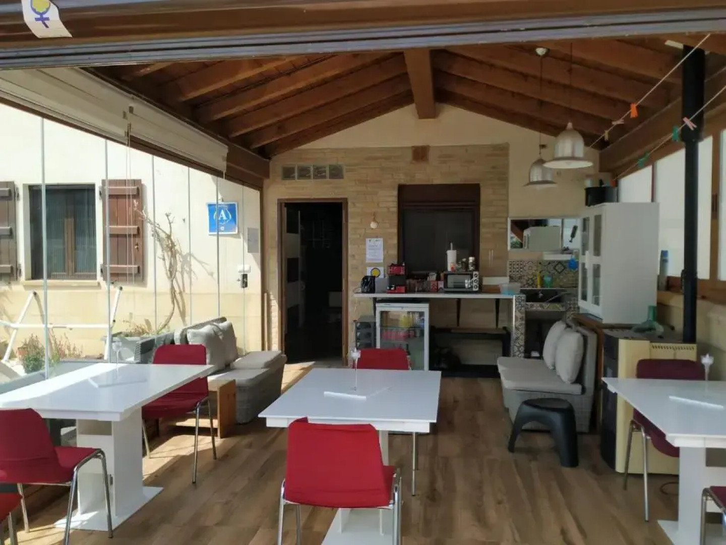 Alojamientos Acá y Allá - Hostel