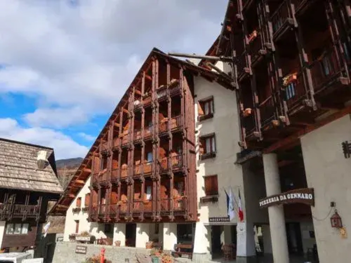 La Piazza Comfort 34340