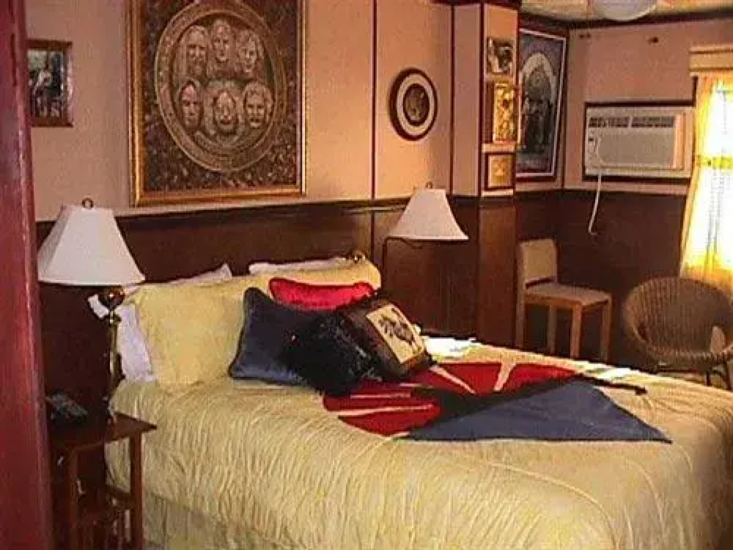 Gelinas Manor Victorian Bed & Breakfast