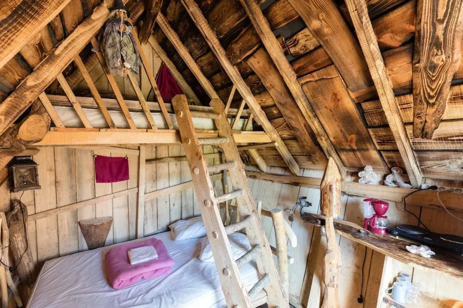 Camping Les Castors - Cabanes Insolites