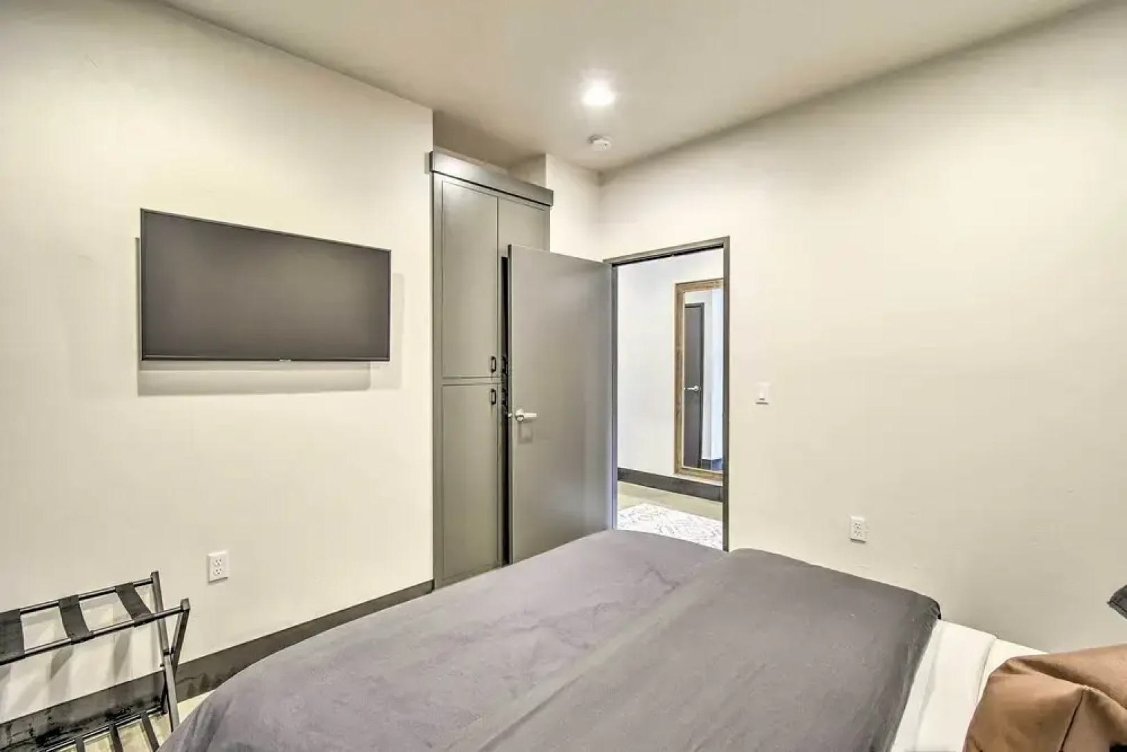 Elkhart Lake Townhome - 3 Mi to Road America!