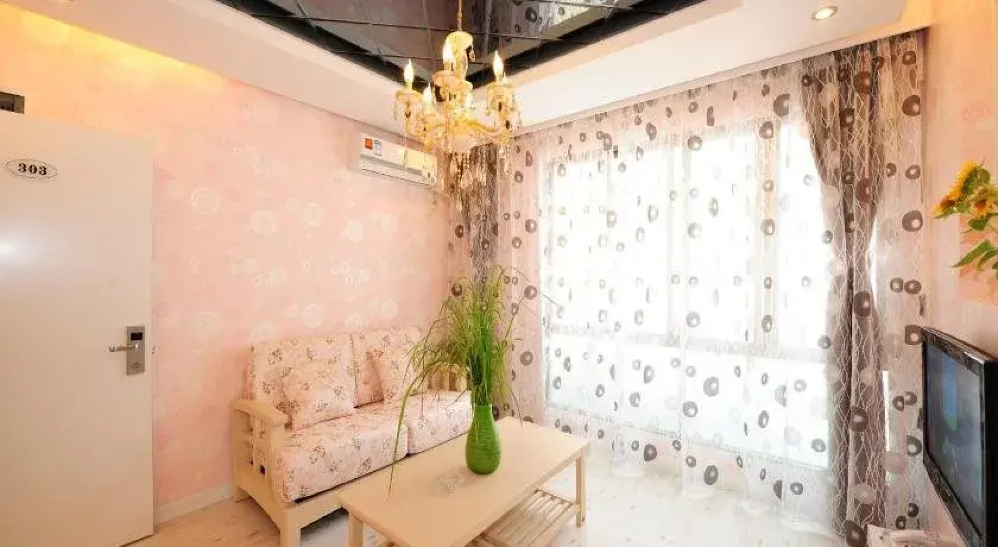 V. HOME Inn (Yangshuo West Street Branch)