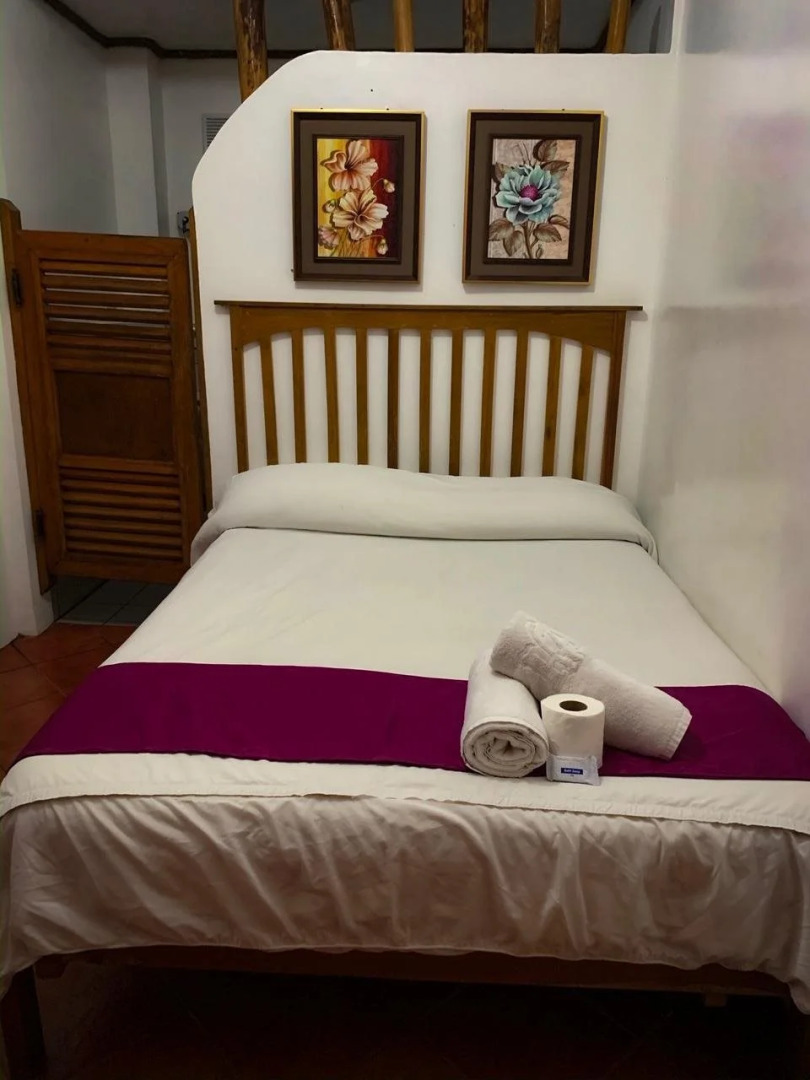 Harleys Pub and Hotel