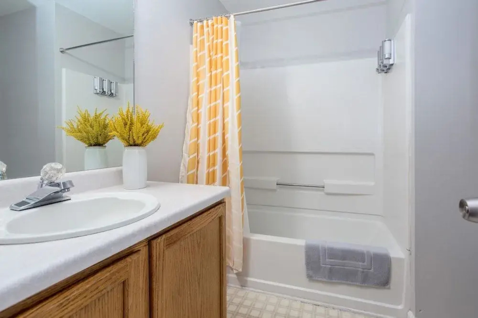 Basketball Court Cozy 3 BR in Decatur