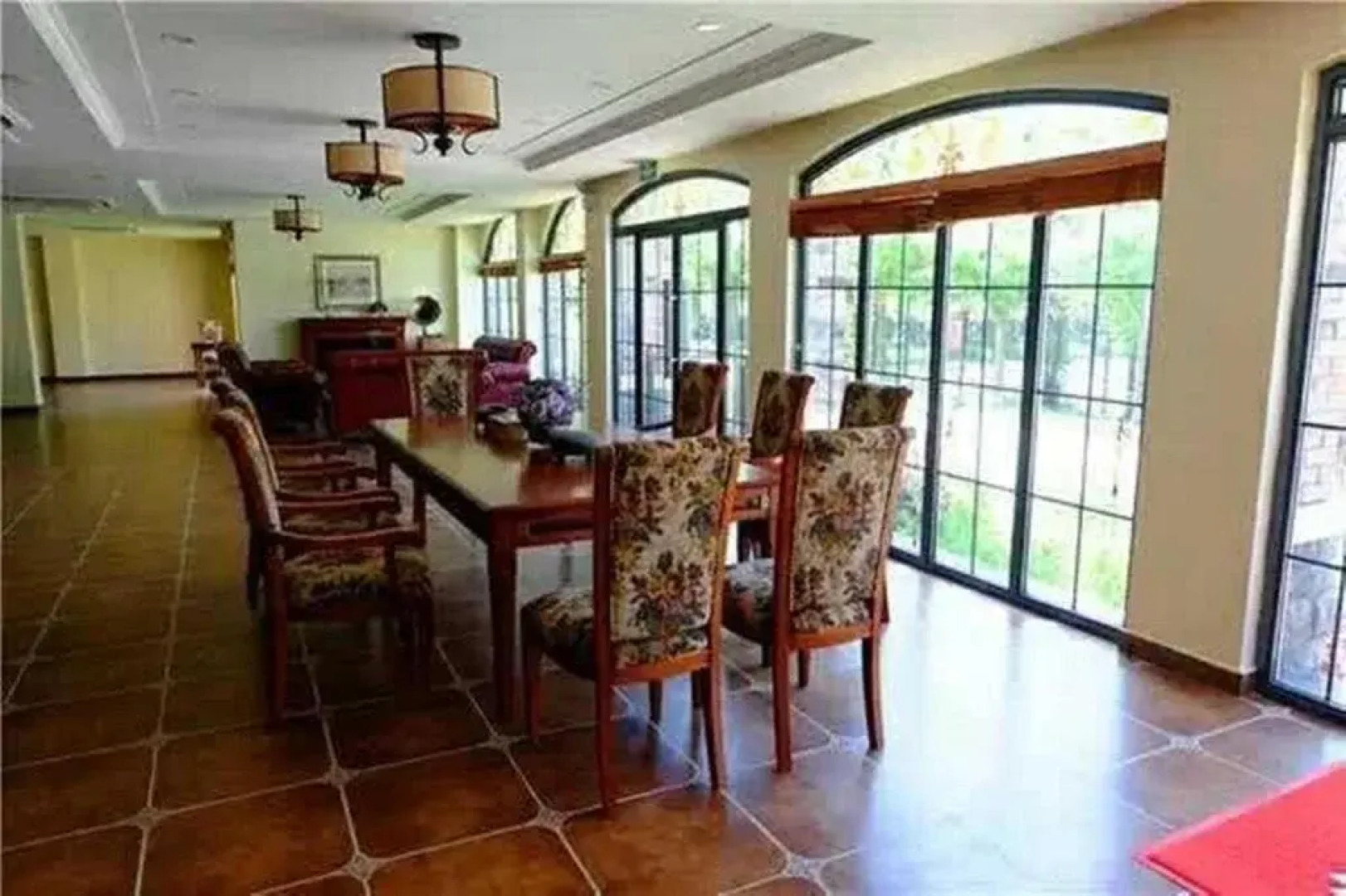 East Huangshan Castel Hotel