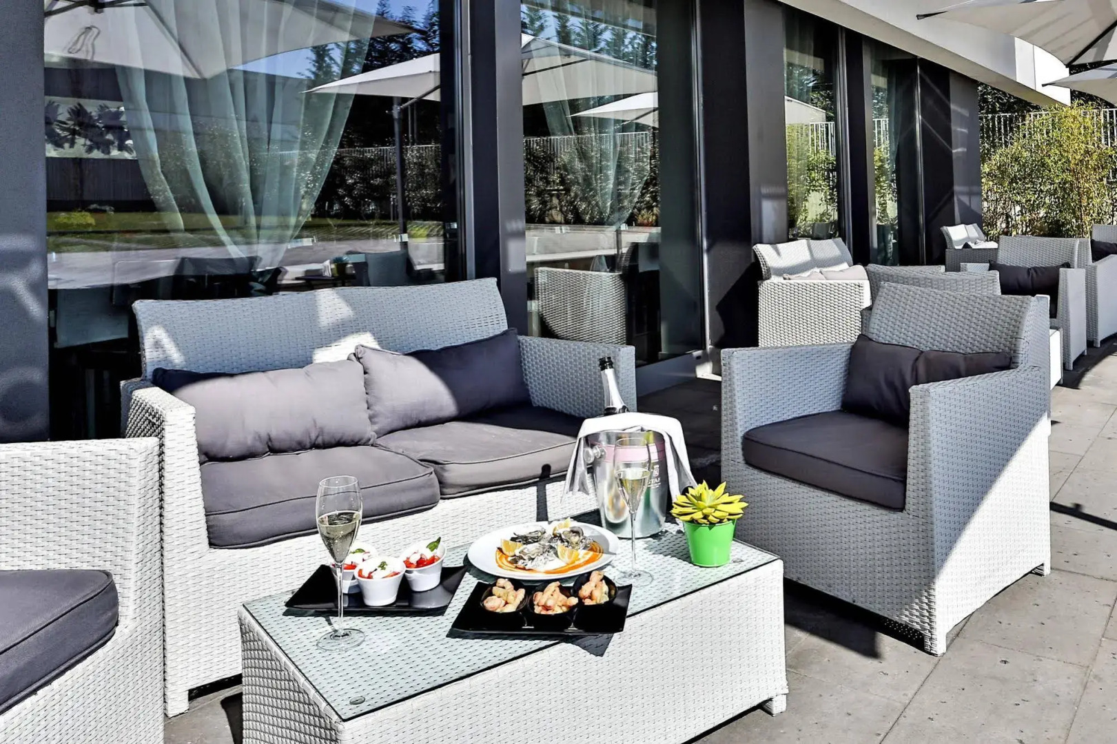 One Hotel & Restaurant