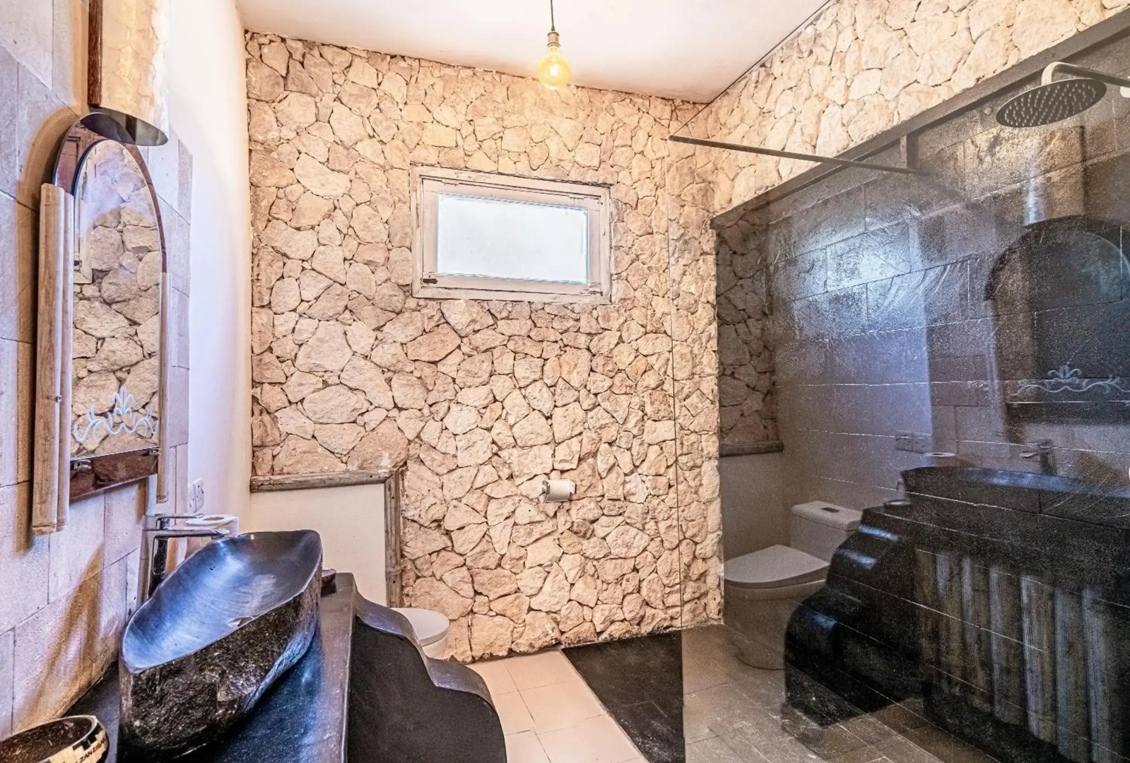 Coral Rocks Hotel & Restaurant