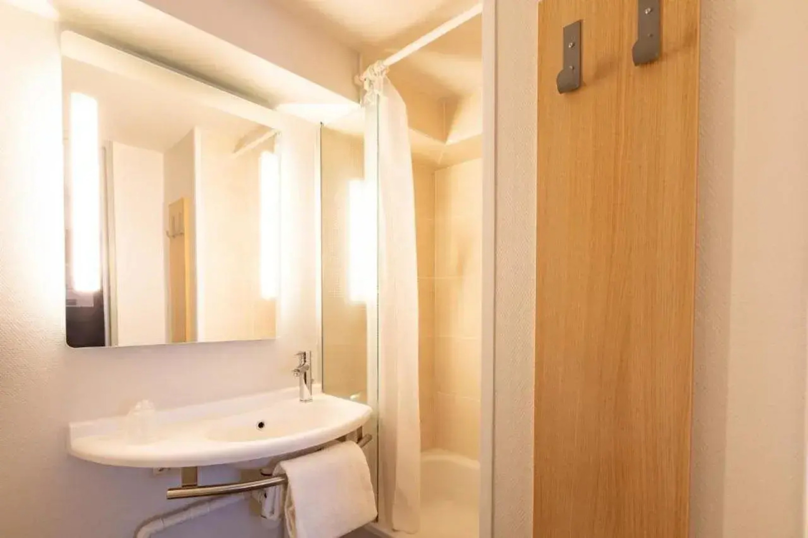 B&B HOTEL Laval Changé