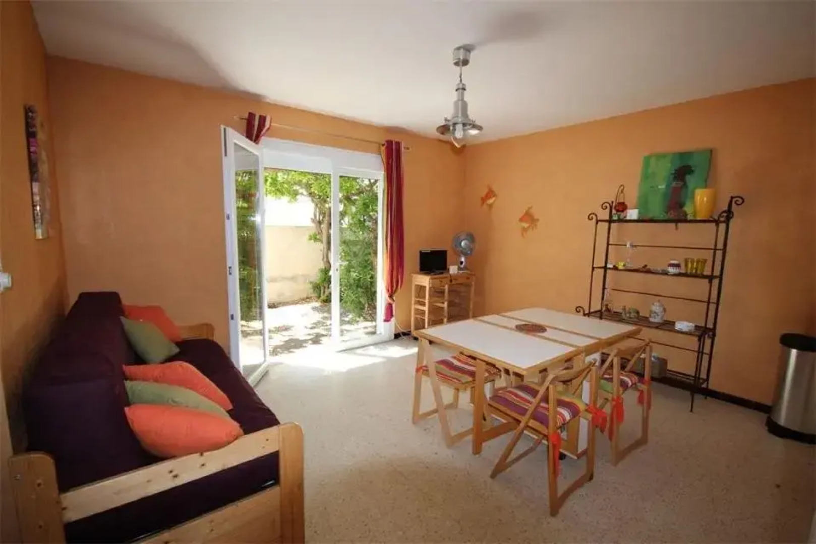 80m de la plage Appartement au rdc d'une maison 1 chambre 4 couchages cour LXRV9B