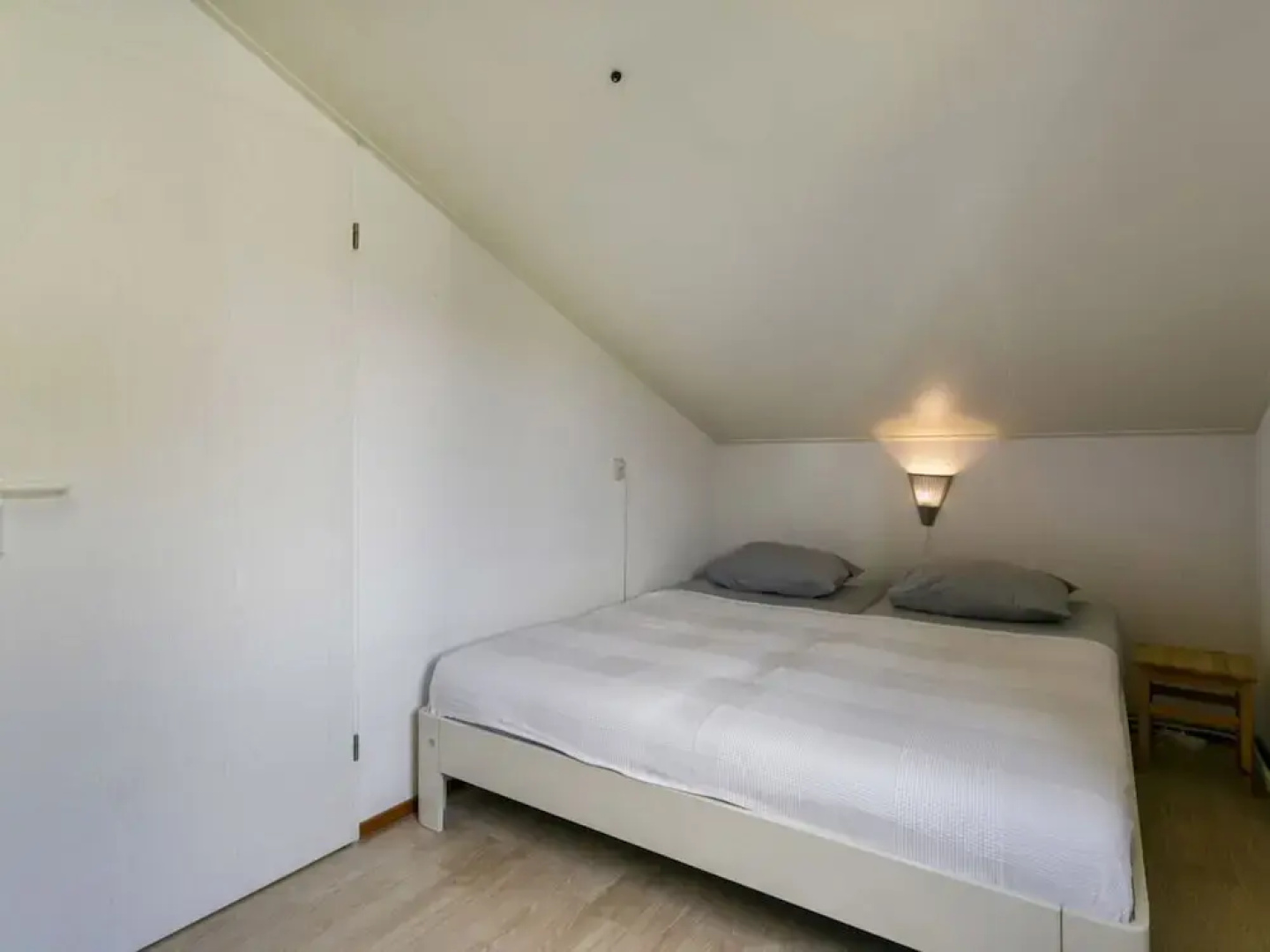 Pleasant Holiday Home in Ouddorp With Garden
