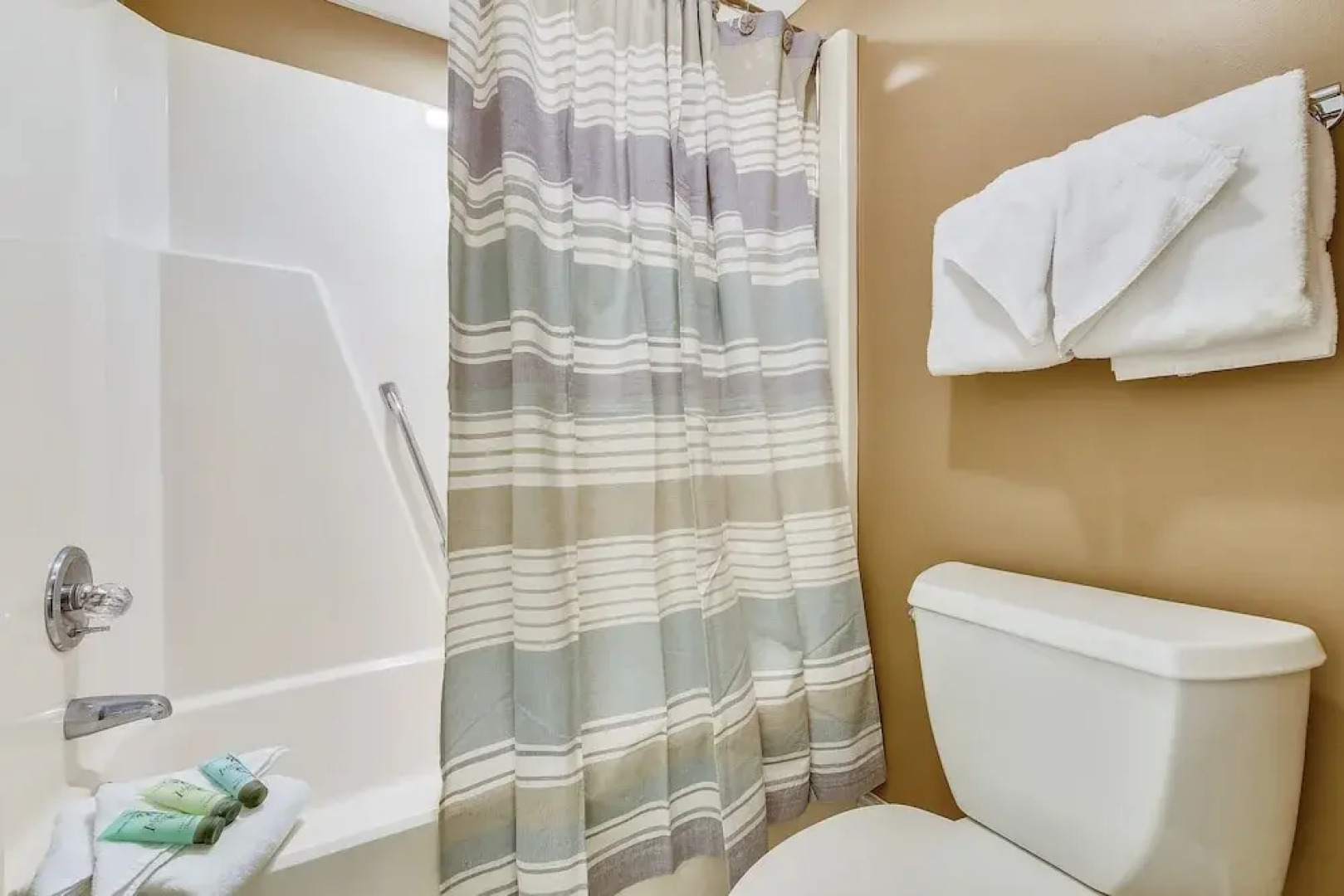 Watercrest by Book That Condo