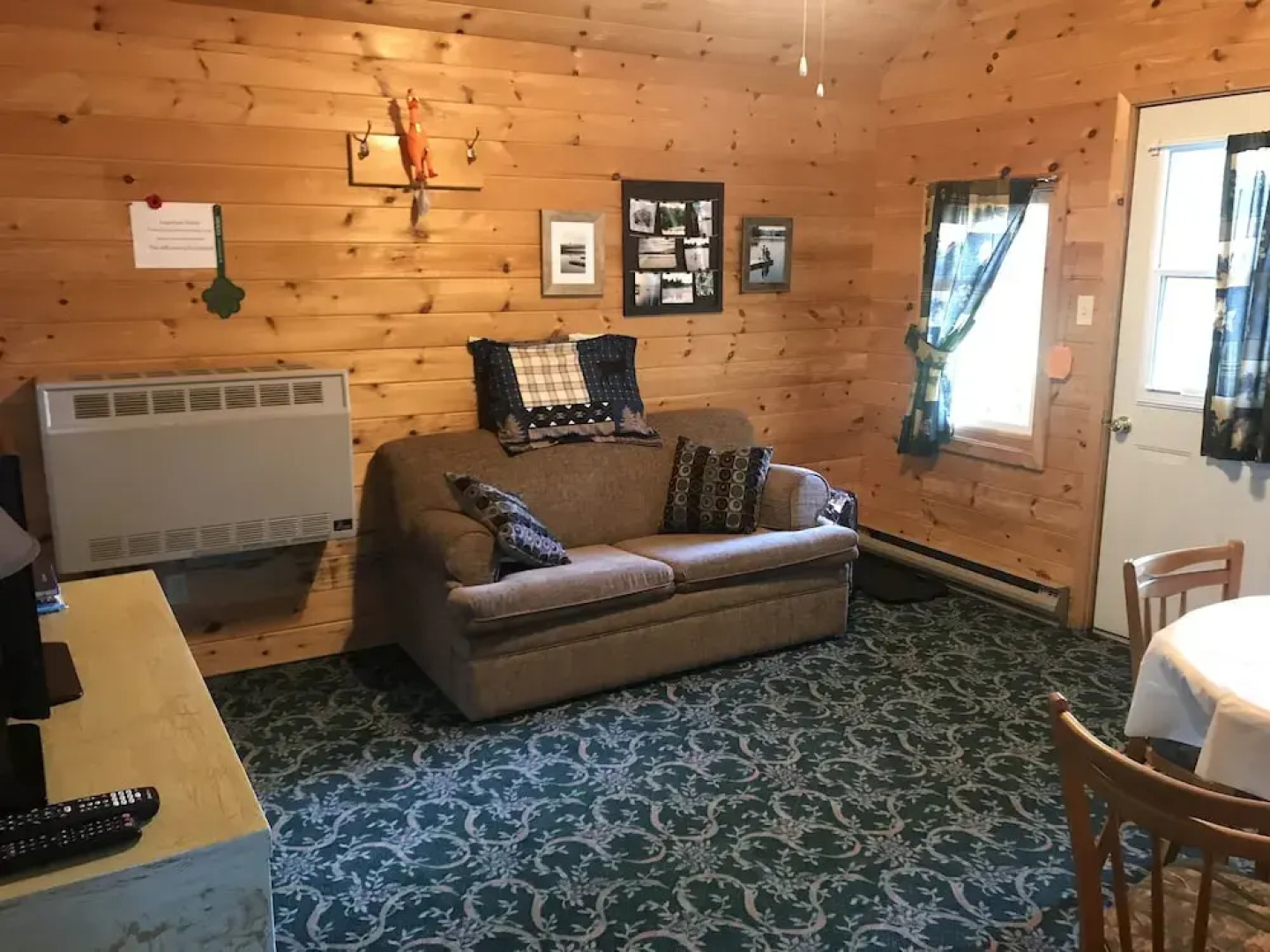 Longmuir's Hidden Cove Cottage Resort