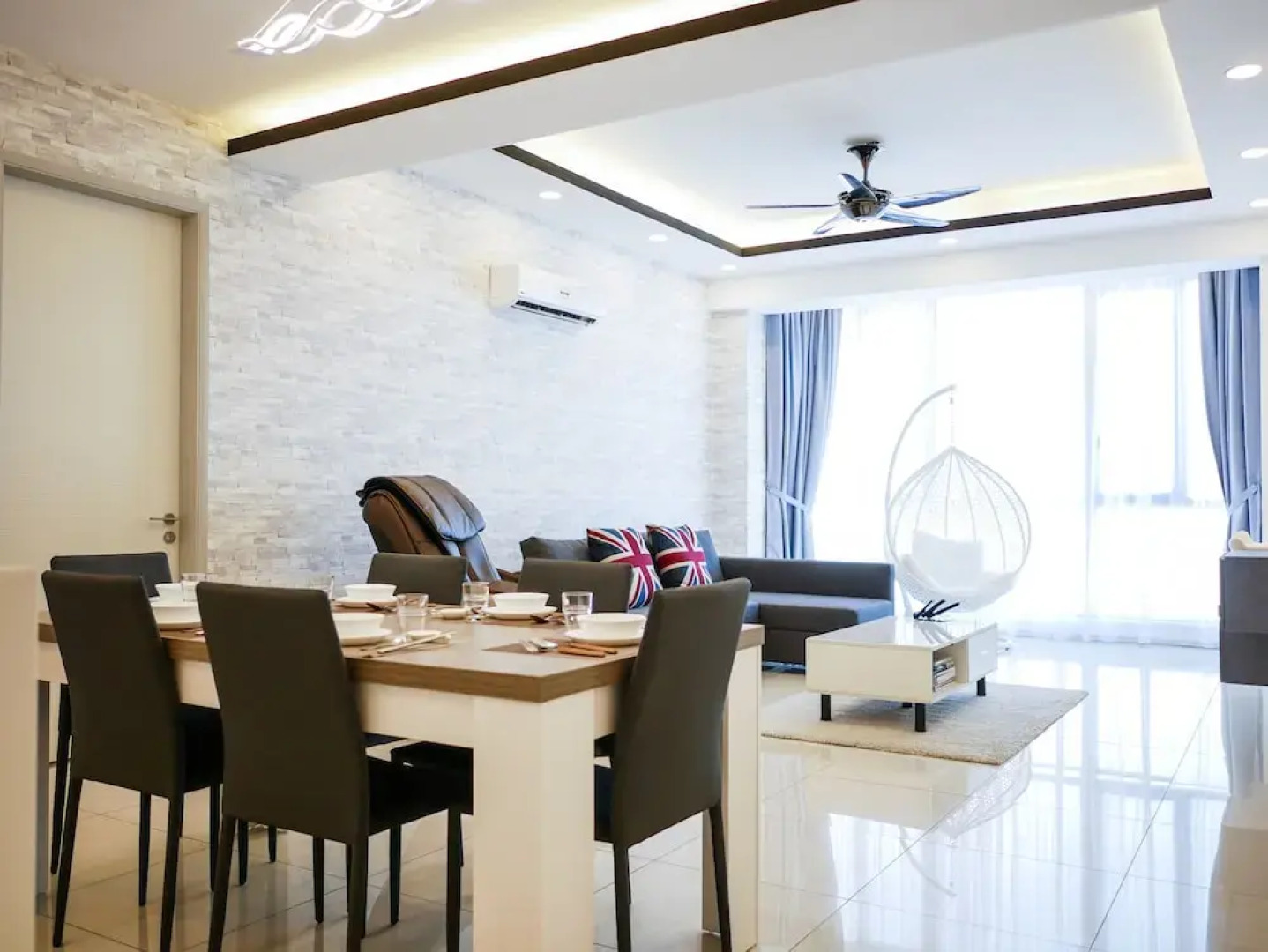 May Full Seaview Luxury Suite