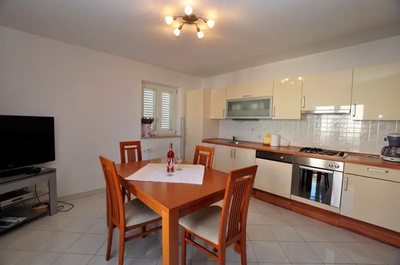 Apartment Pava - beautiful terrace & parking: A1 Postira, Island Brac