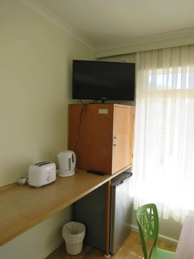 Shifting Sands Motel