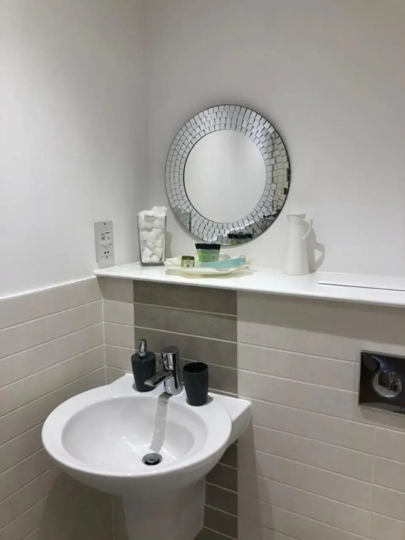 Hansen House 2 with Private Parking