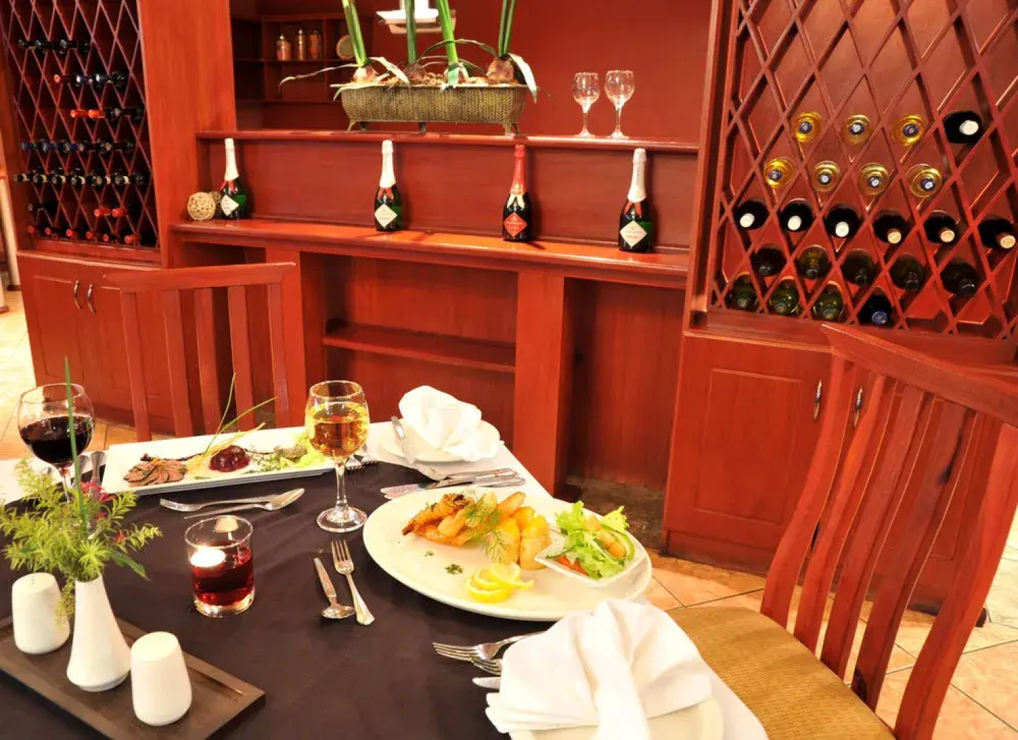 Cresta Golfview Hotel