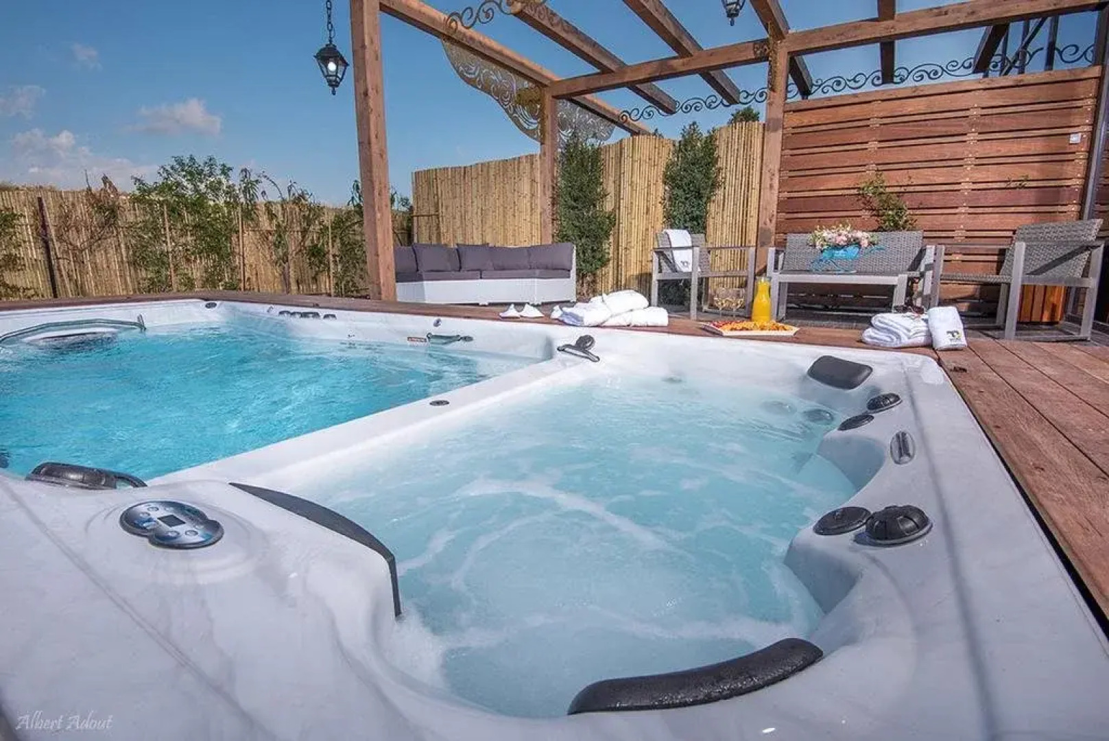 Sandrine Hotel & Spa