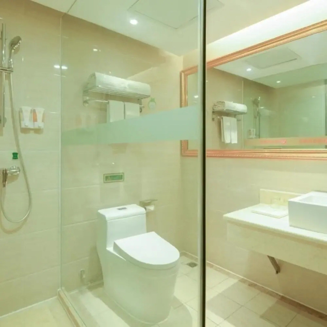 Vienna Hotel Guigang Central Square