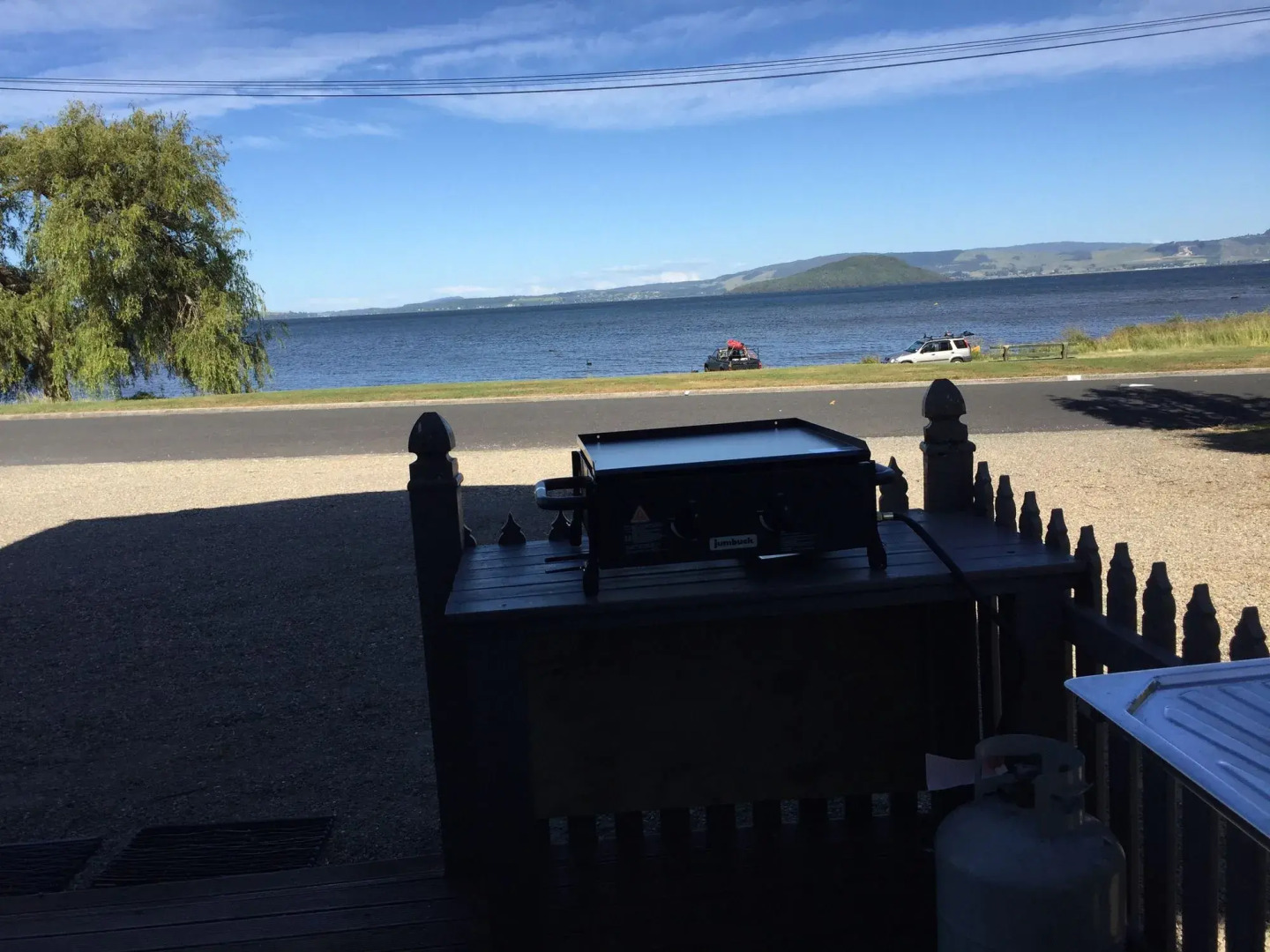 Jack & Di's Lakefront Motel