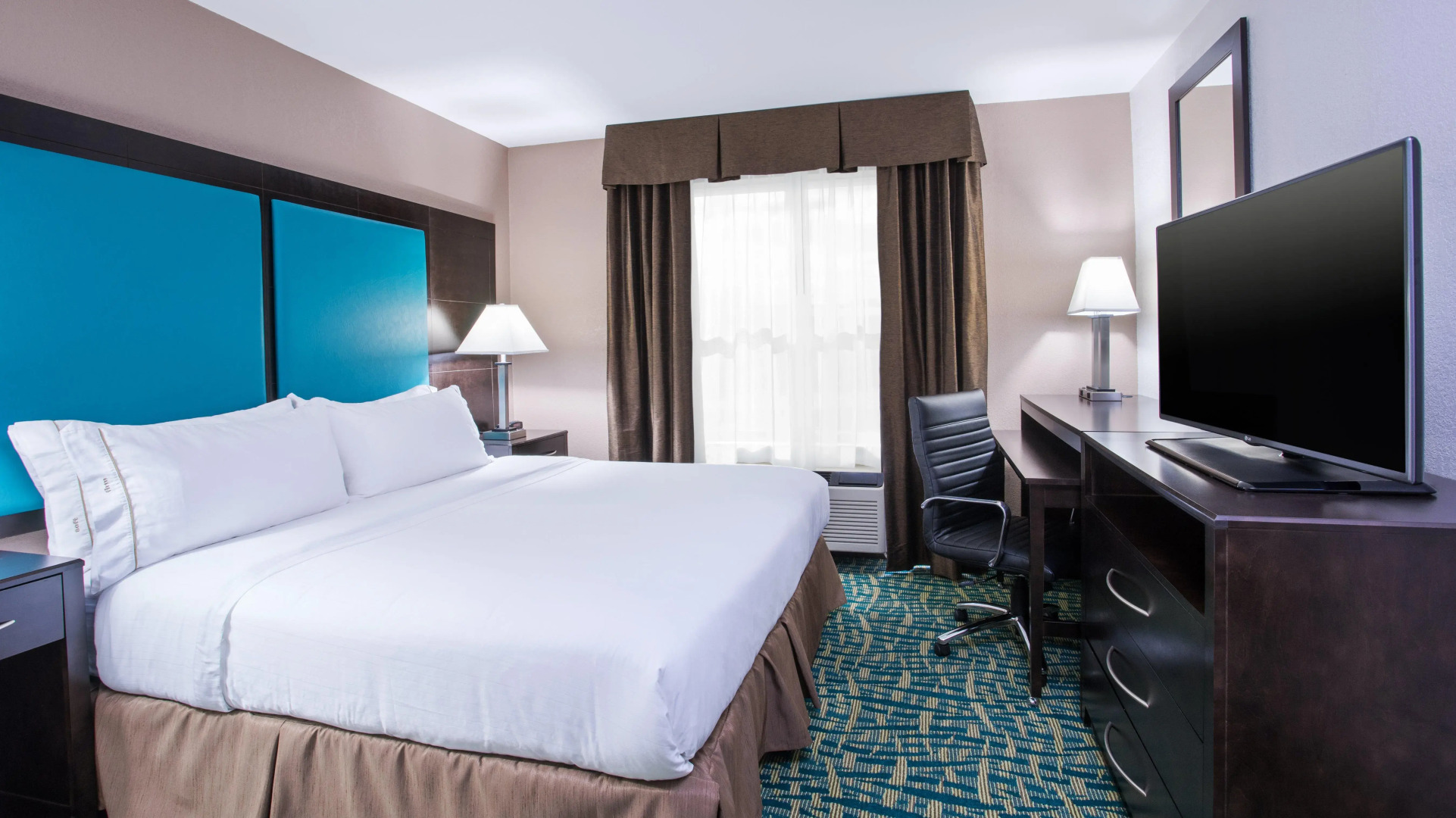 Holiday Inn Express & Suites Wyomissing by IHG