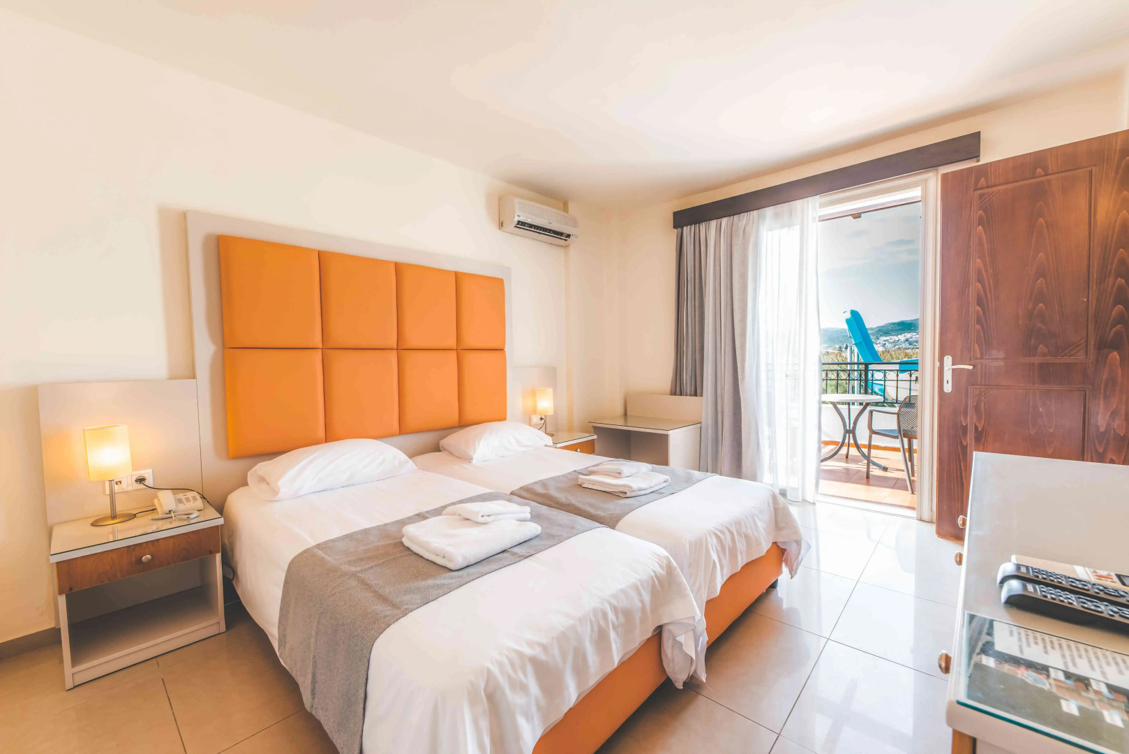 Отель Chrispy Waterpark Resort