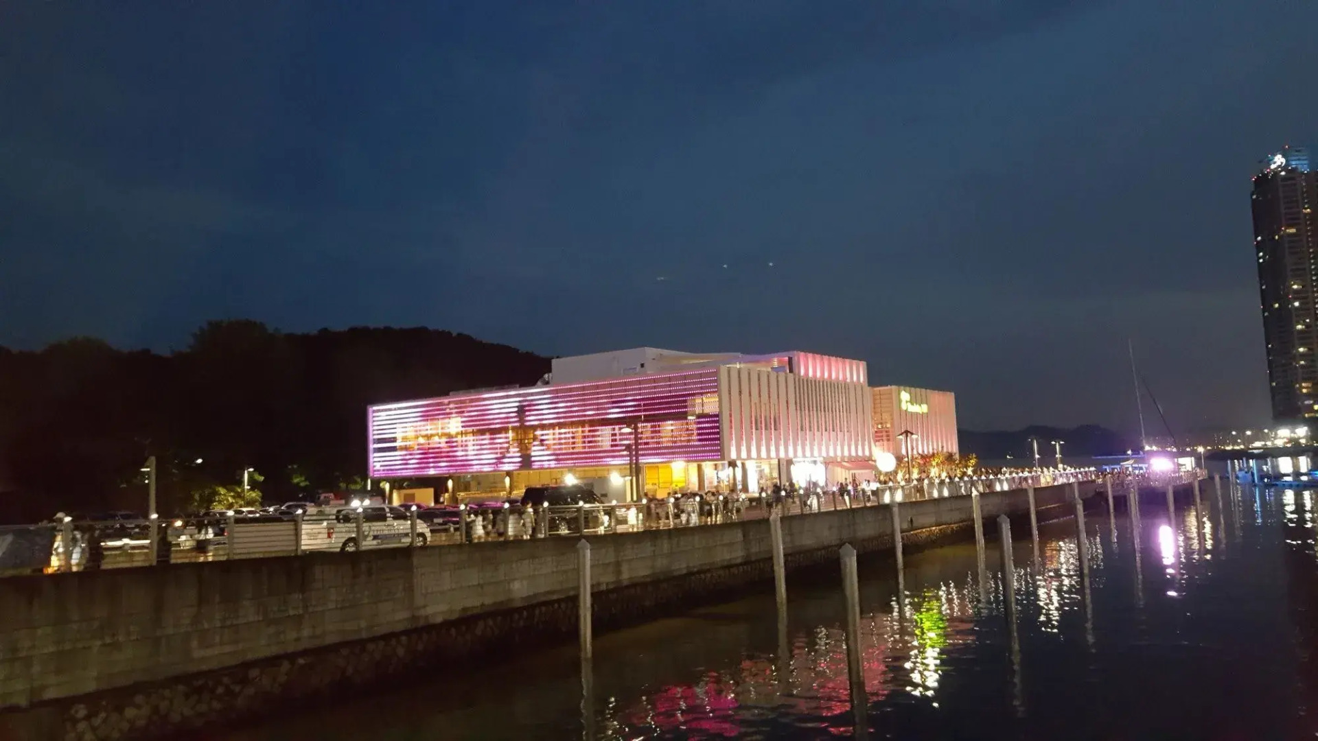 Dongbaekseom Guest House