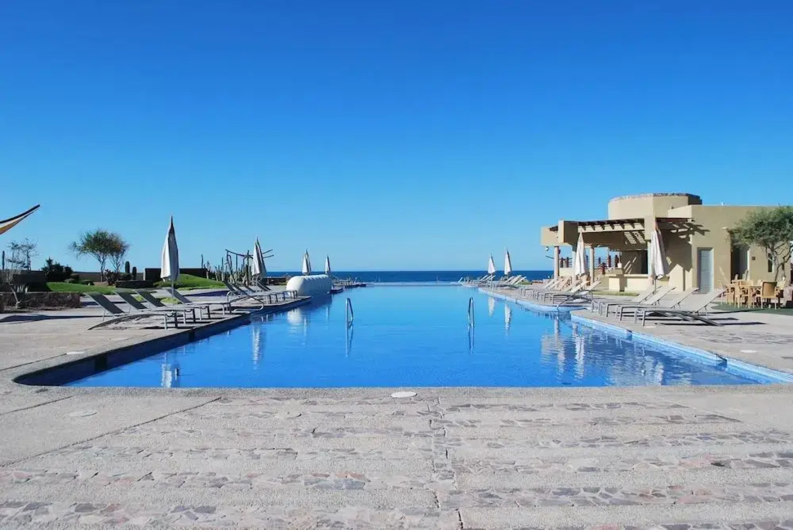 Encanto Living 1202 -4BR by Kivoya