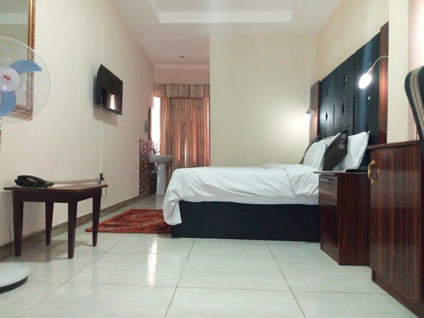 Danest Hotel And Suites