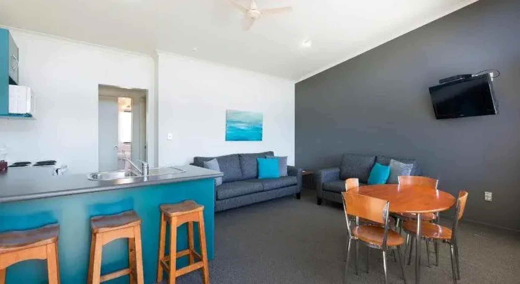 Beach House Motel