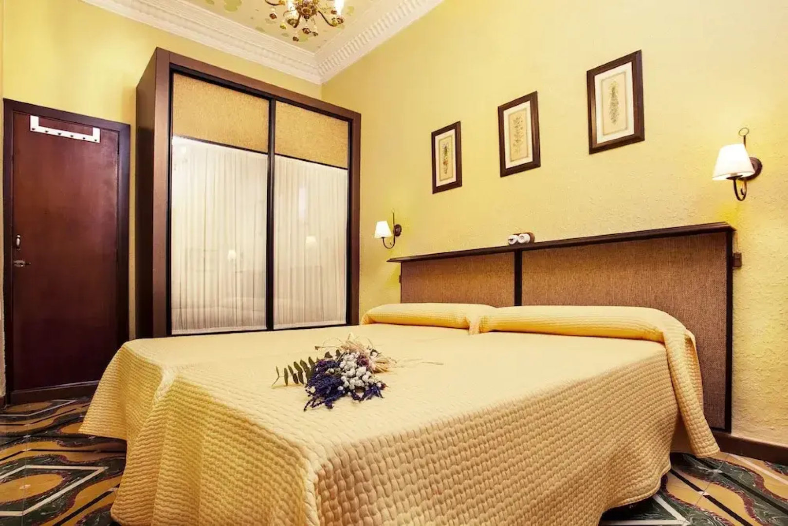 Typical Valencian House. Modernist Style. Recommended for Families
