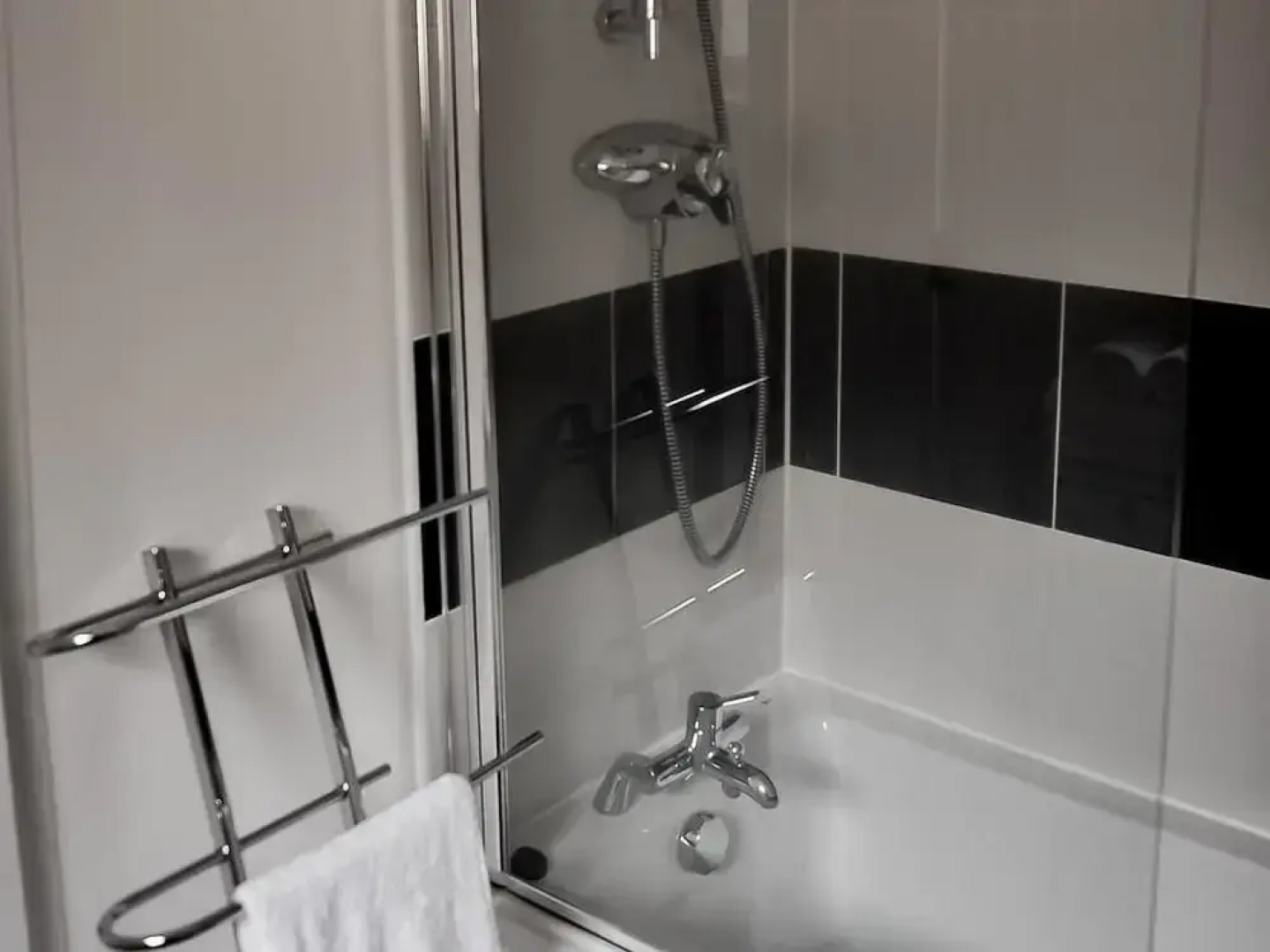 Select Serviced Accommodation - Gweal Place