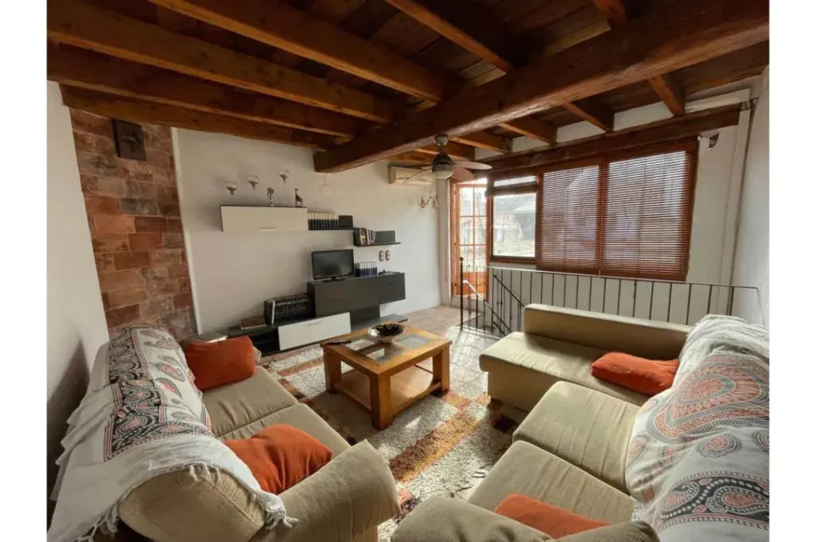 Casa Cervera Del Maestre