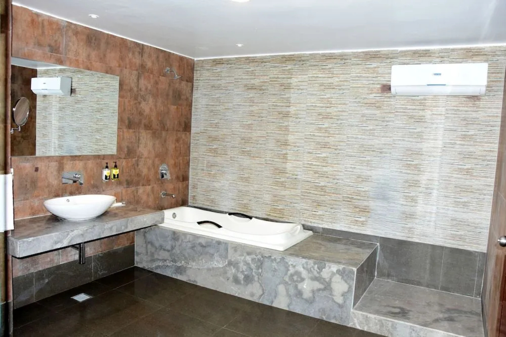 Mango Hotels Haridwar