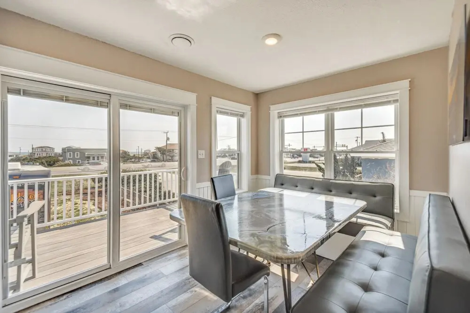 Bright Kitty Hawk Home w/ Hot Tub, Walk to Beach!