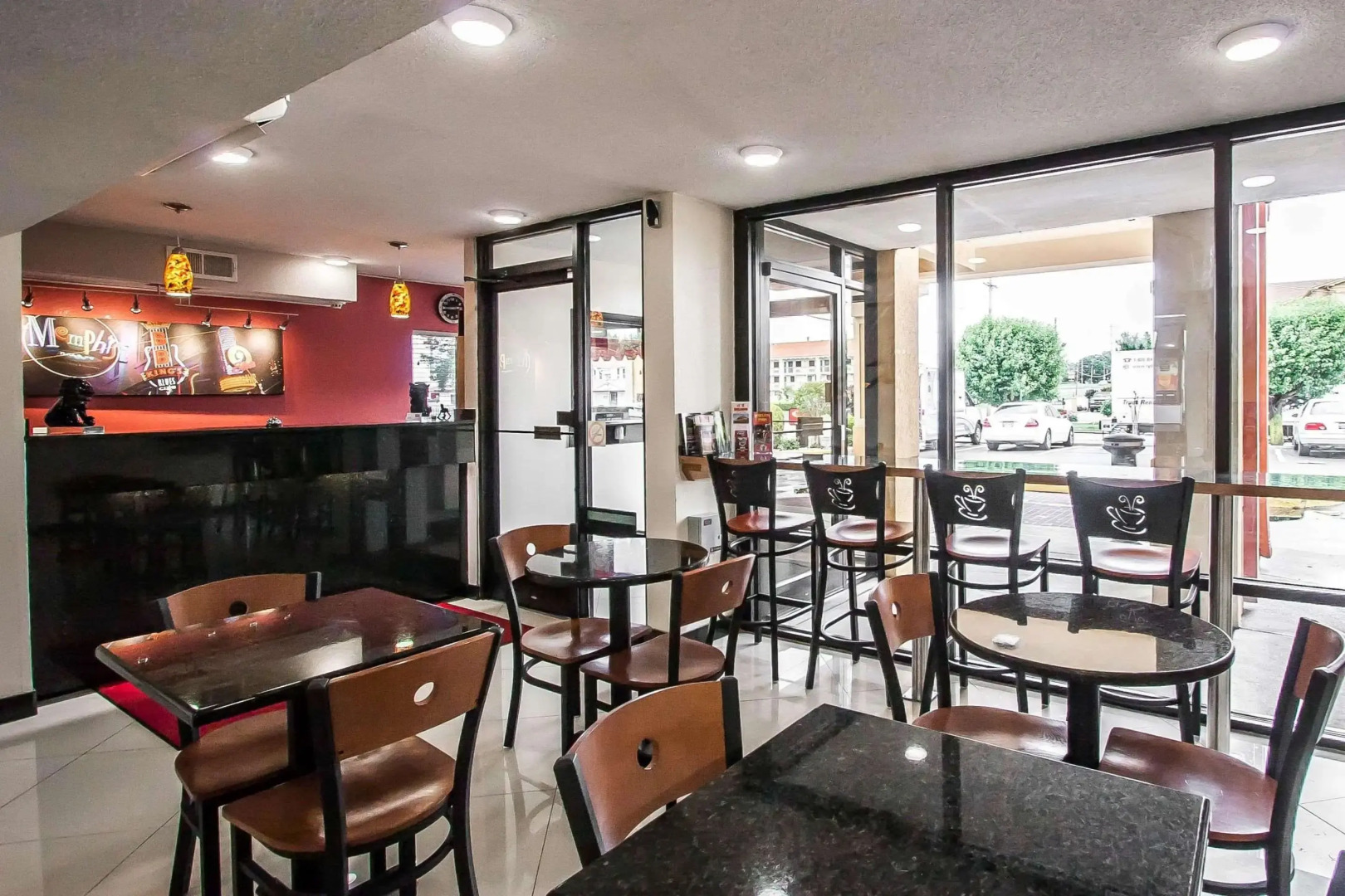 Econo Lodge Inn & Suites Memphis East