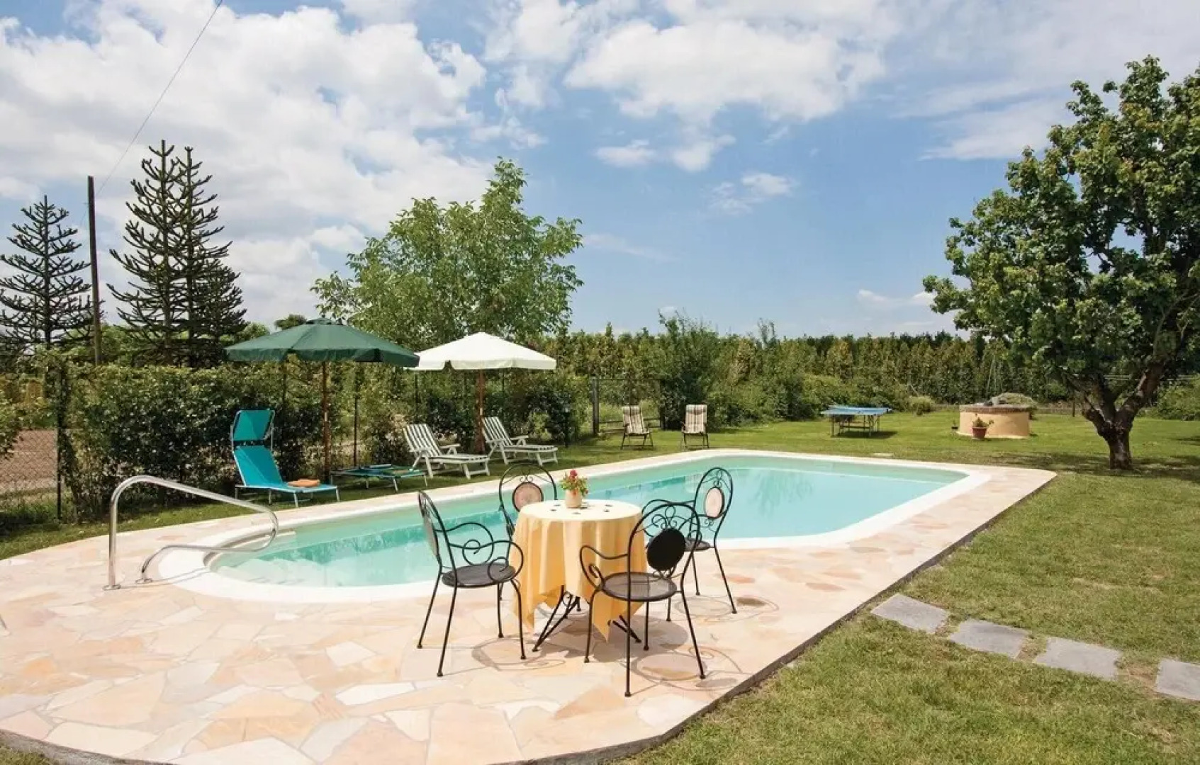 Stunning Home in Ponte Buggianese PT With Wifi and 4 Bedrooms