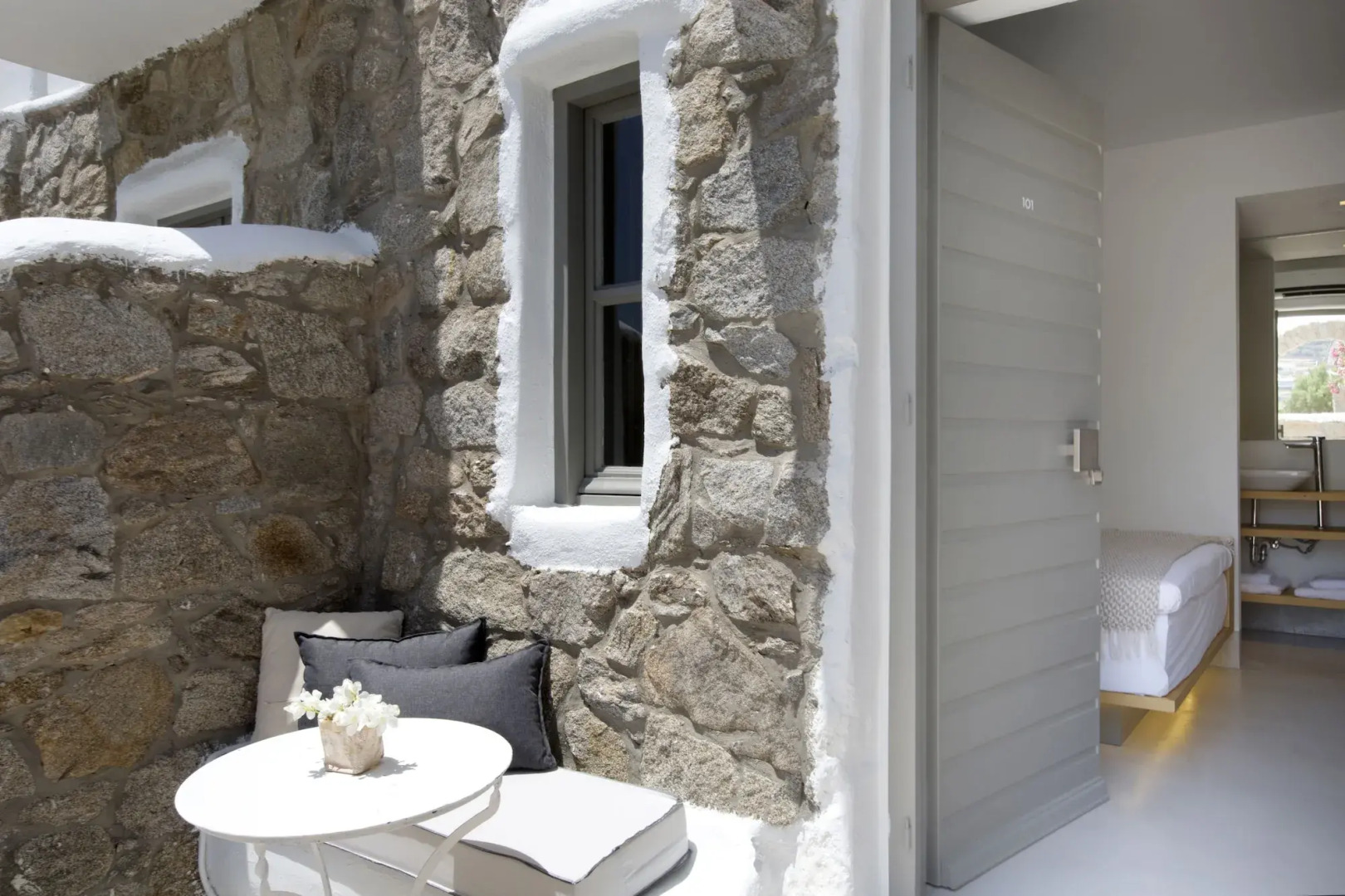 Dreambox Mykonos Suites and Mini Villas