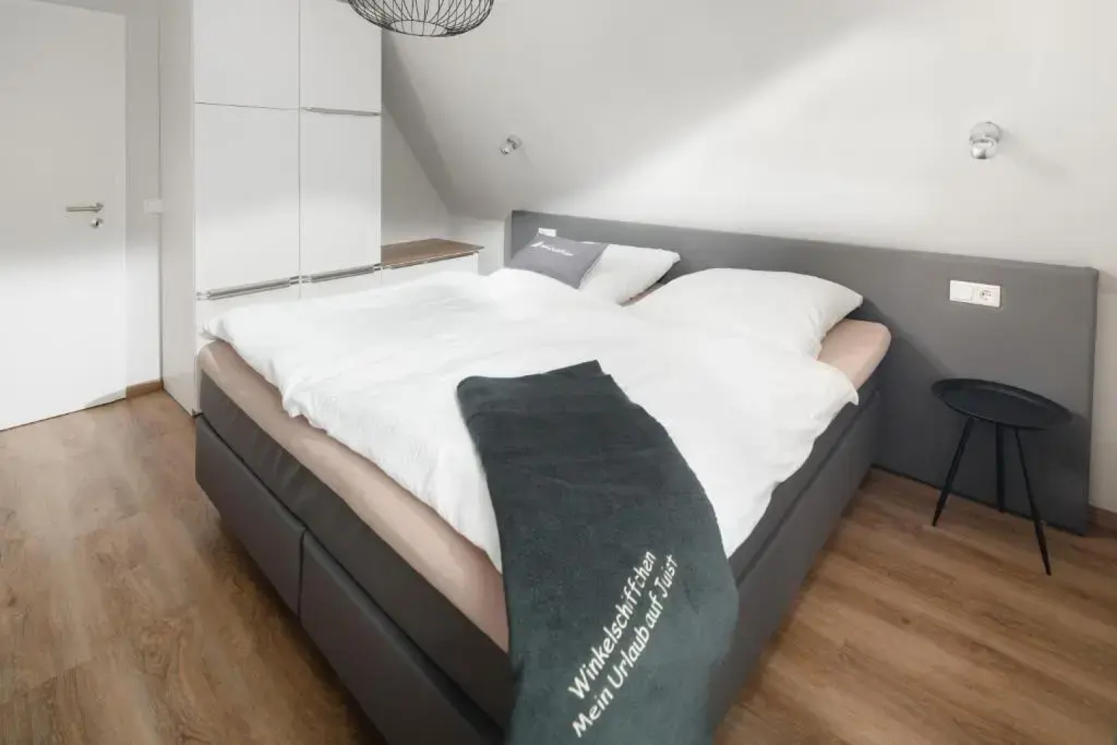 Winkelschiffchen IV mit Sauna