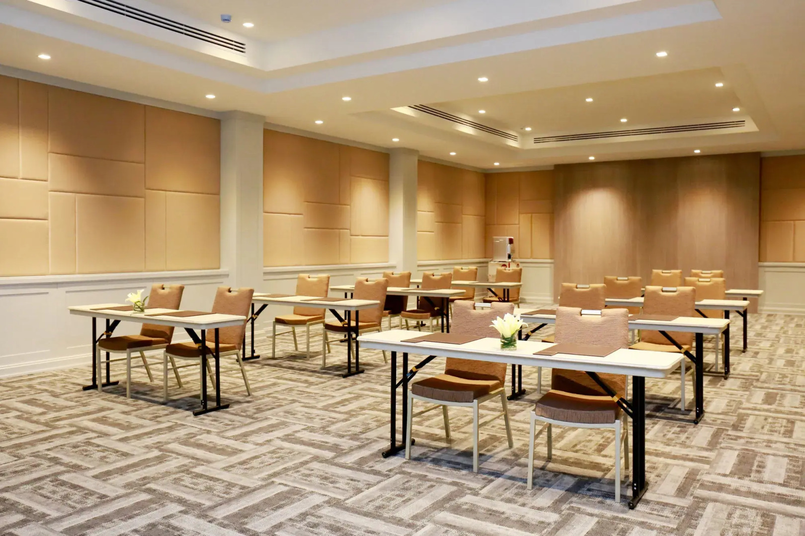 Louis' Tavern Hotel Don Muang