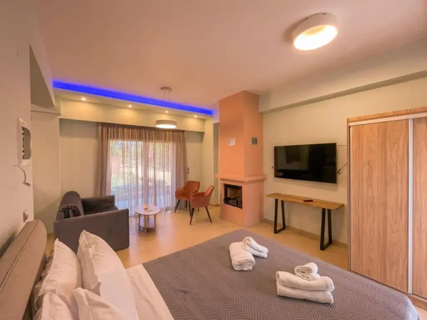 Nicolas Luxury Suites