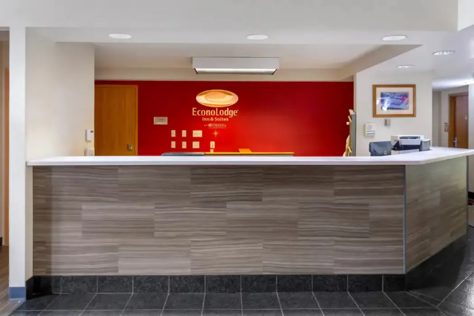 Econo Lodge Inn & Suites Oconto