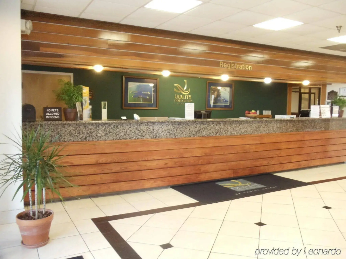 Quality Inn & Suites Pensacola Bayview