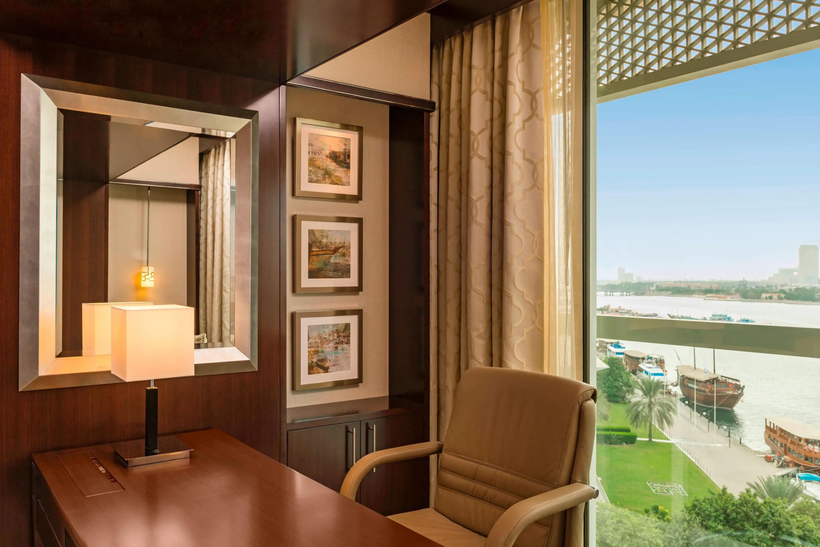 Sheraton Dubai Creek Hotel & Towers