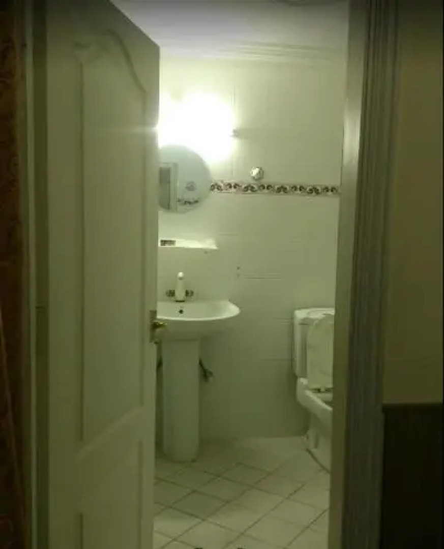 Holidays Inn Kashmir